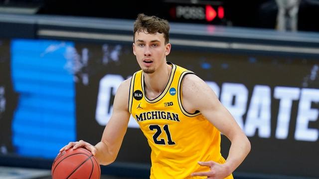 时采用更激 时采用更激